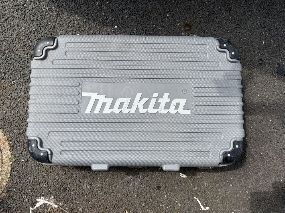 Makita skrzynka na młotowiertarkę zamykana