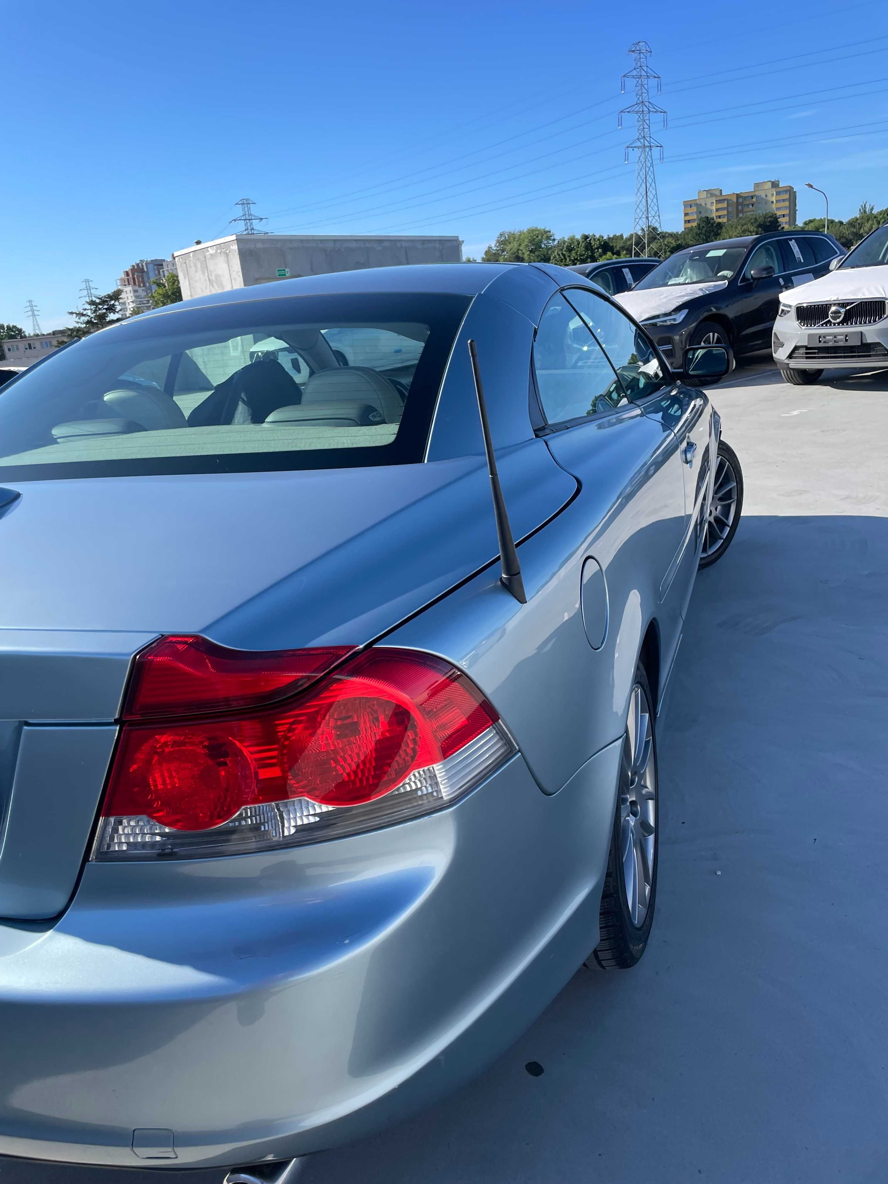 Volvo C70 T5 2.5T z manualną skrzynią biegów.