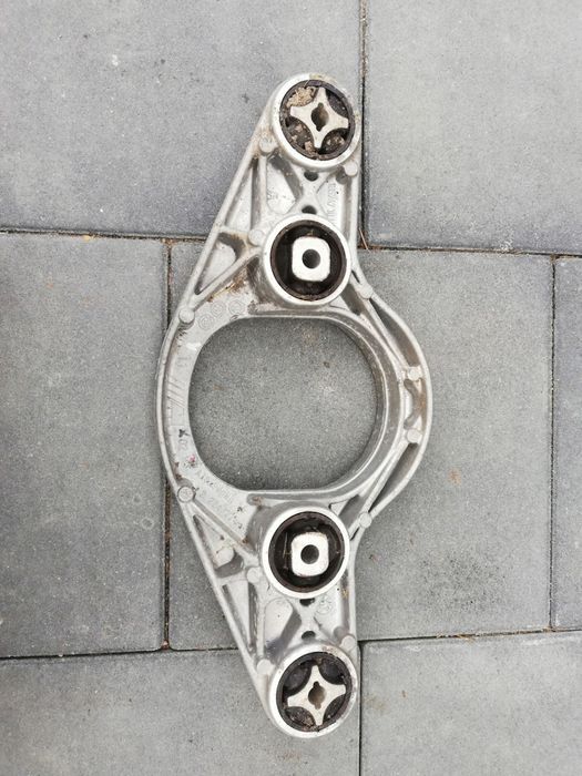 ŁAPA MOSTY DYFRA BMW M3 F80 M4 F82 2284774