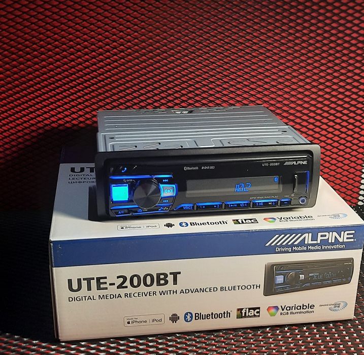 Автомагнітола Alpine UTE-200BT