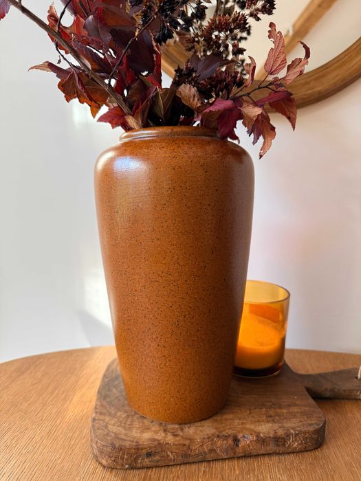 Elegancki,duży ceramiczny wazon w odcieniach brązu. Nakrapiany.