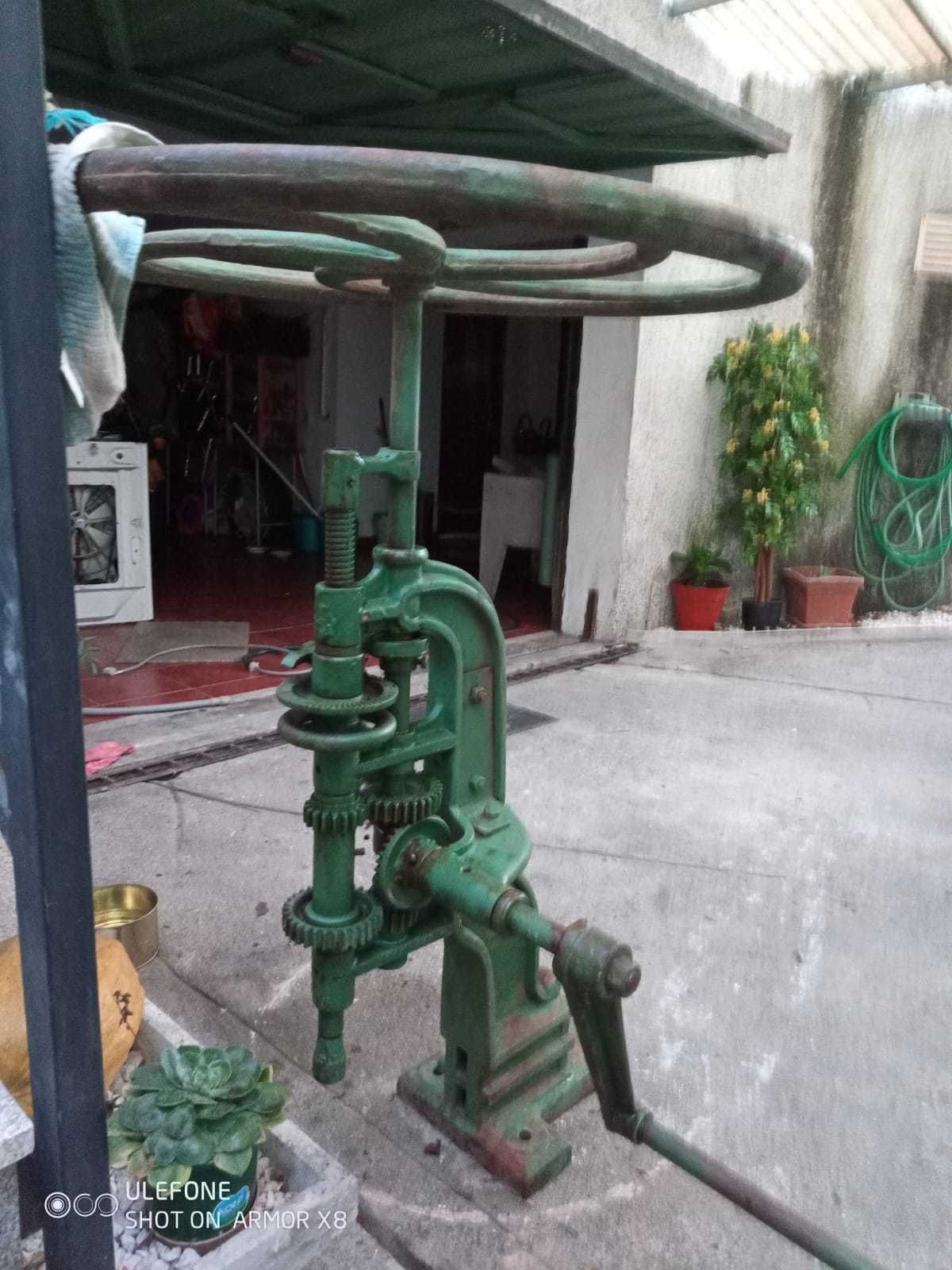 Engenho de furar, antigo com mais de 100 anos