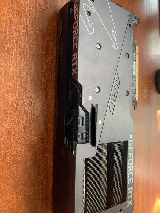 Видеокарта RTX 3050 трехкуллерная покупал новой Срочно!