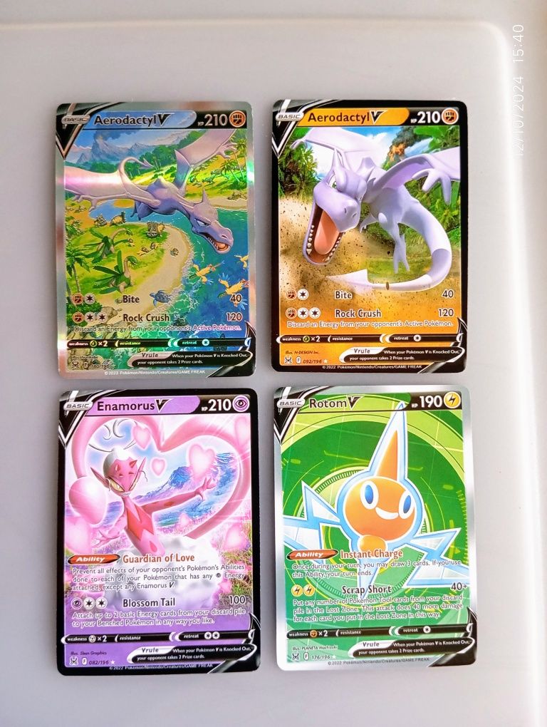 Cartas Pokémon todas 25€. Leia descrição do anúncio .