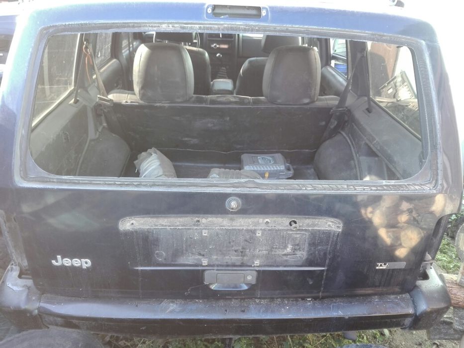 Ляда. Задні двері на джип 1991—2004.рік