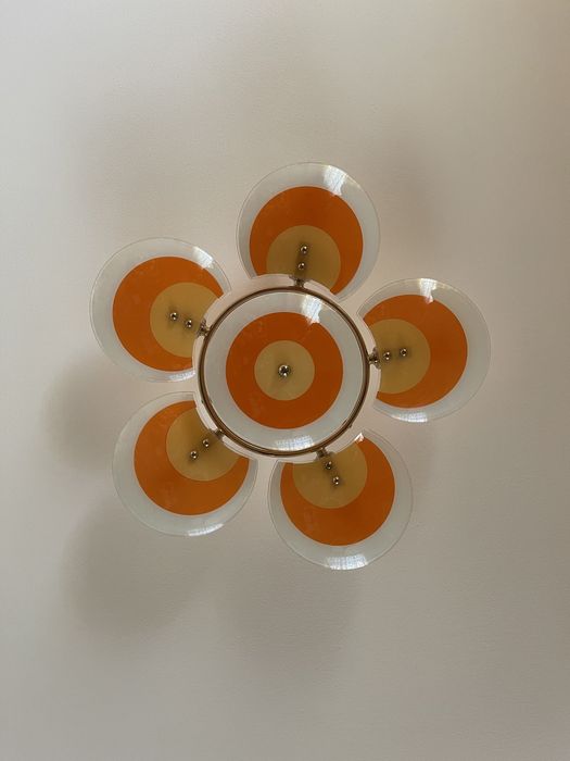 Люстра у формі квітки