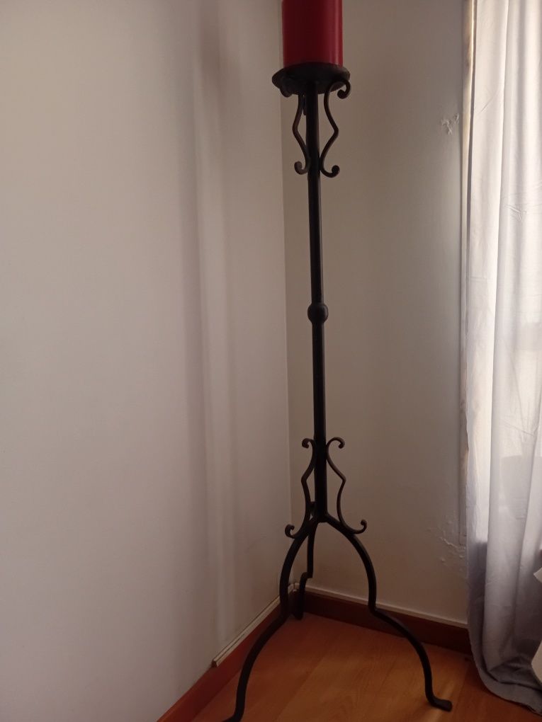 Castiçais e moldura