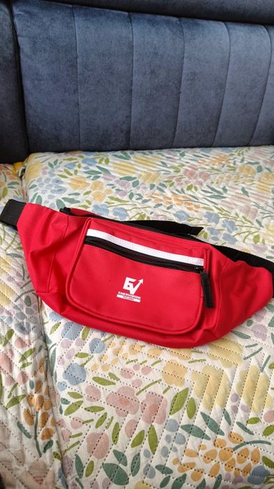 Nowa nerka, pojemna i w ślicznym kolorze