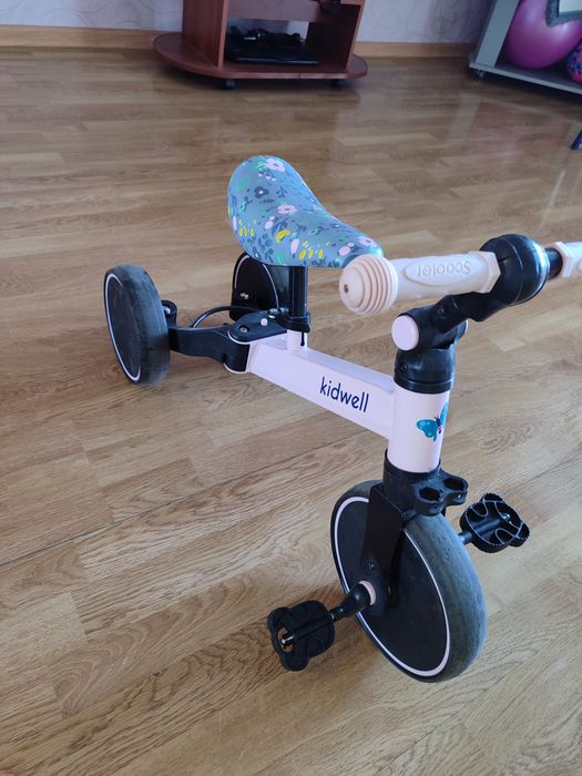 Продам беговел велосипед 3 в 1 kidwell