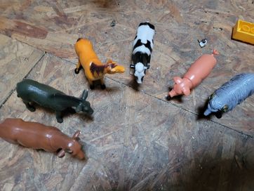 Zwierzęta domowe figurki