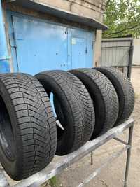 Pirelli Ice Zero FR 215/60 R16 99H XL