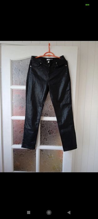 Spodnie jeans woskowane