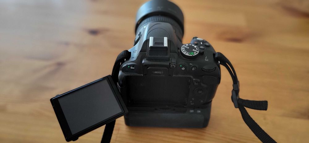 Nikkon D5100 + 3 obiektywy + statyw+ Grid na 2 baterie/ Niski przebieg