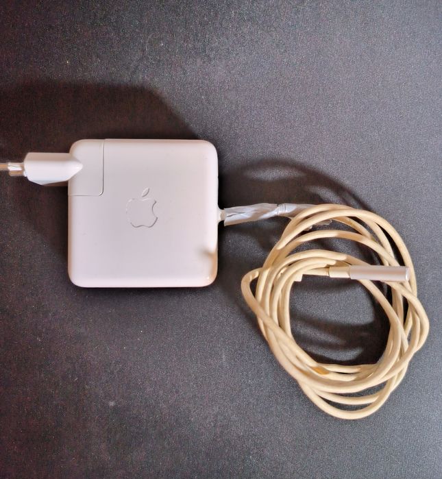 MacBook Pro 2011 –  RAM,Bateria, e Motherboard novas