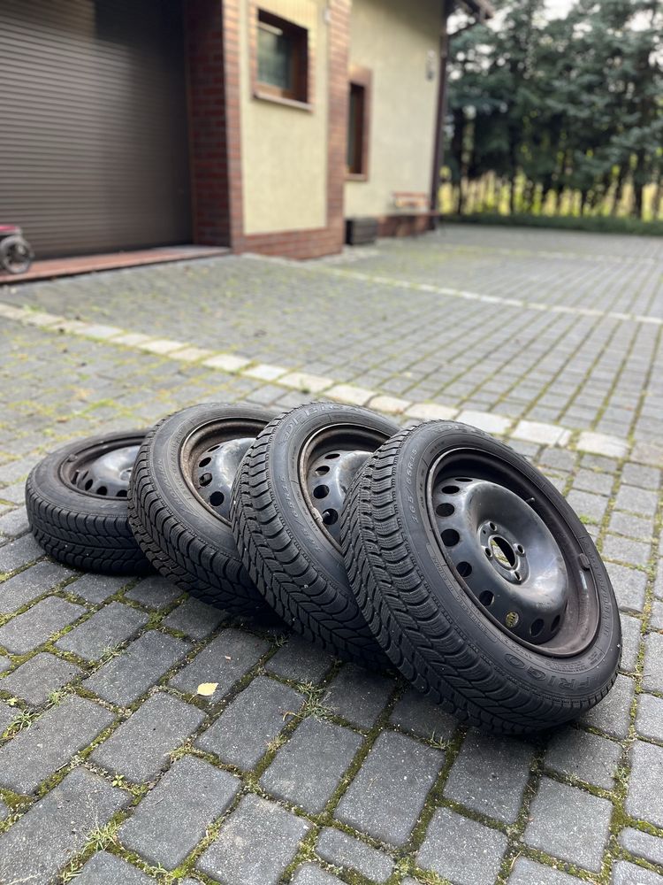 Opony zimowe Dębica 165/65 R15 na felgach stalowych - komplet 4 sztuk