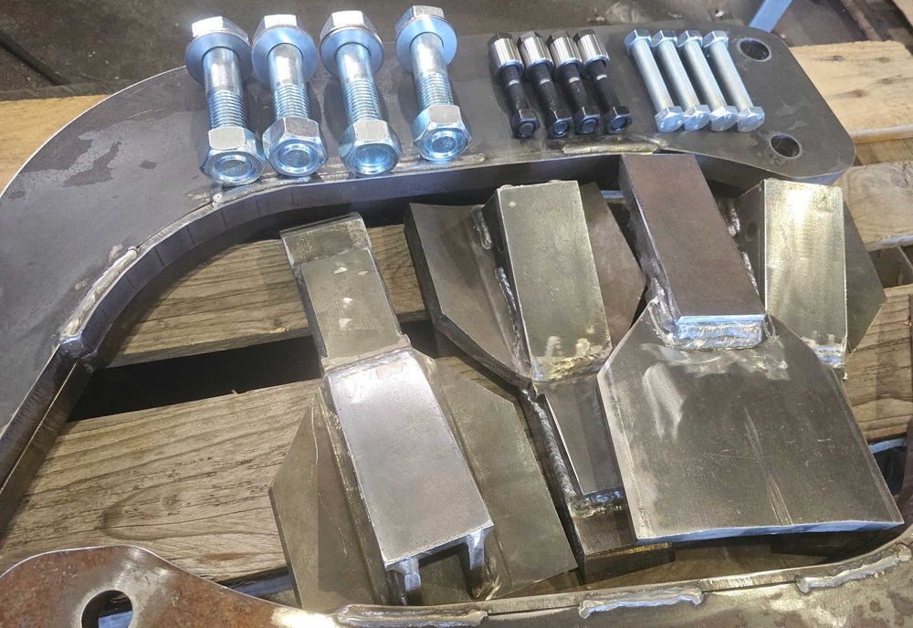 łapa ząb głębosz - śruba zrywalna tulejka cały kpl