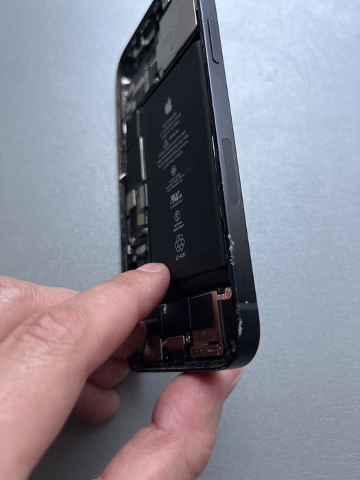 iPhone 12 на запчастини