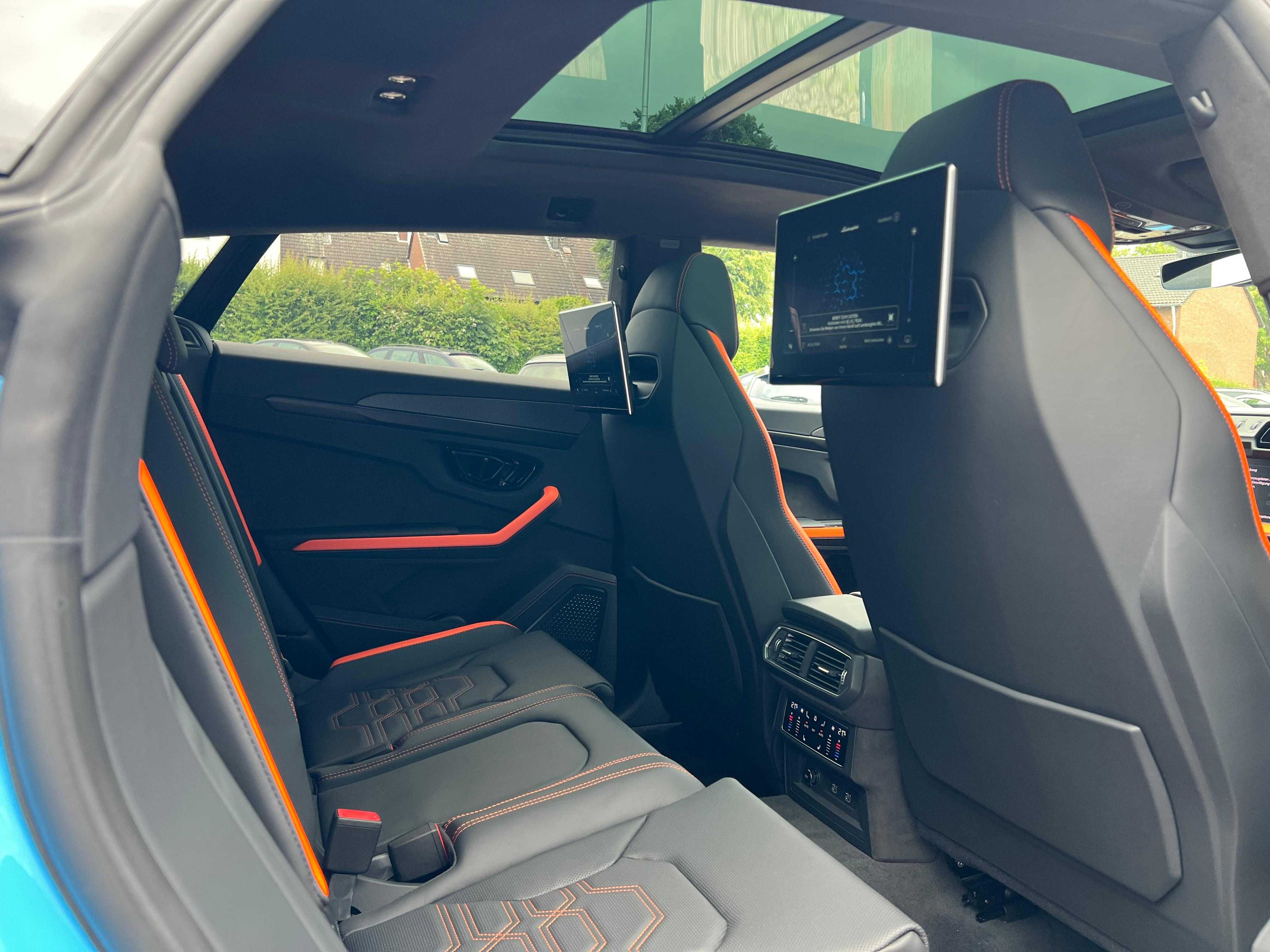 Lamborghini URUS SE 2025