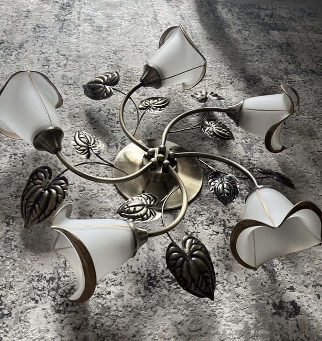 Кована люстра стельова з 5 плафонами