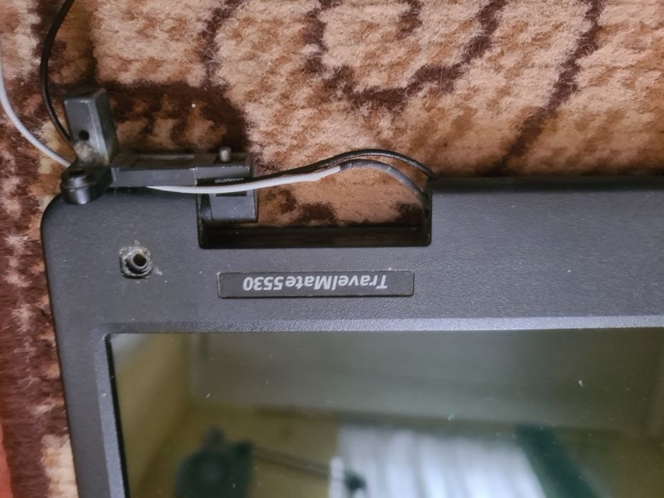 Экран с рамкой для ноутбука