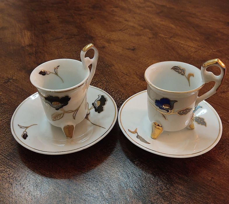 Par de pires e chávenas