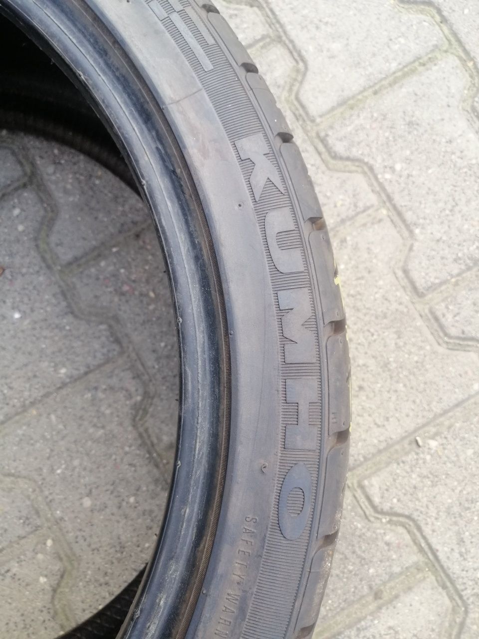 255/35ZR19 96Y XL Kumho Ecsta SPT