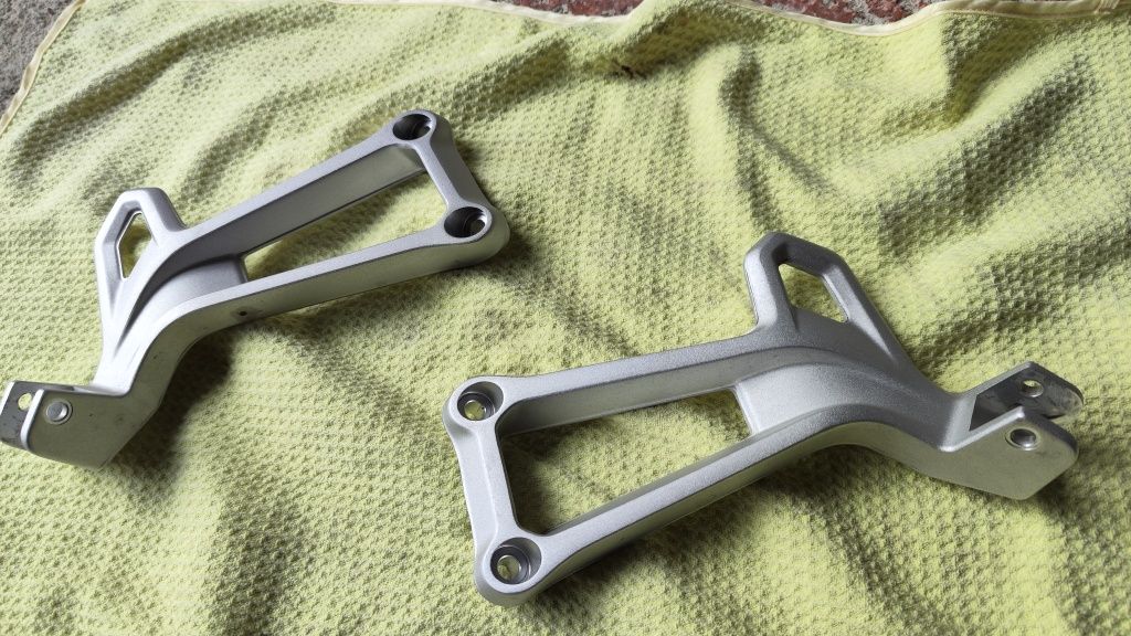 Suportes pousa pés BMW F750 GS / F850 GS