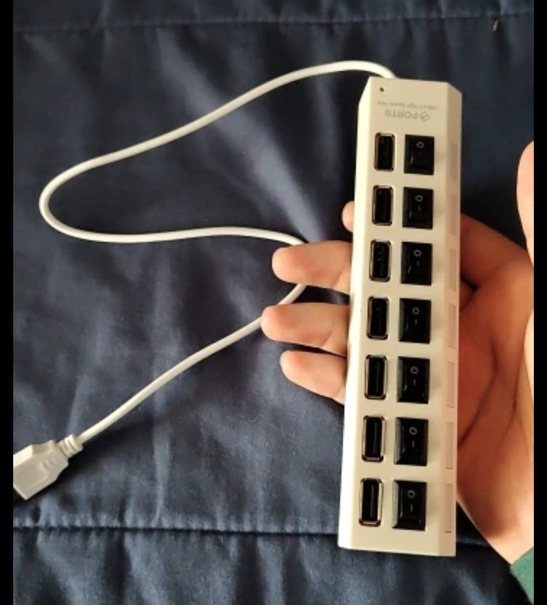 Wiele portów USB 2.0  Multii ładowarka do wielu urządzeń C i hub tp

T