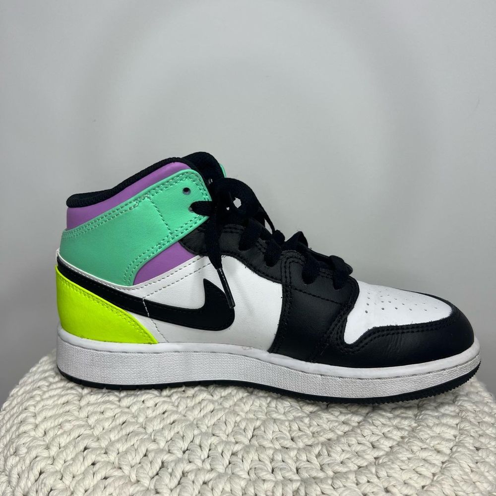 Air Jodan 1 Mid Pastel Black Toe