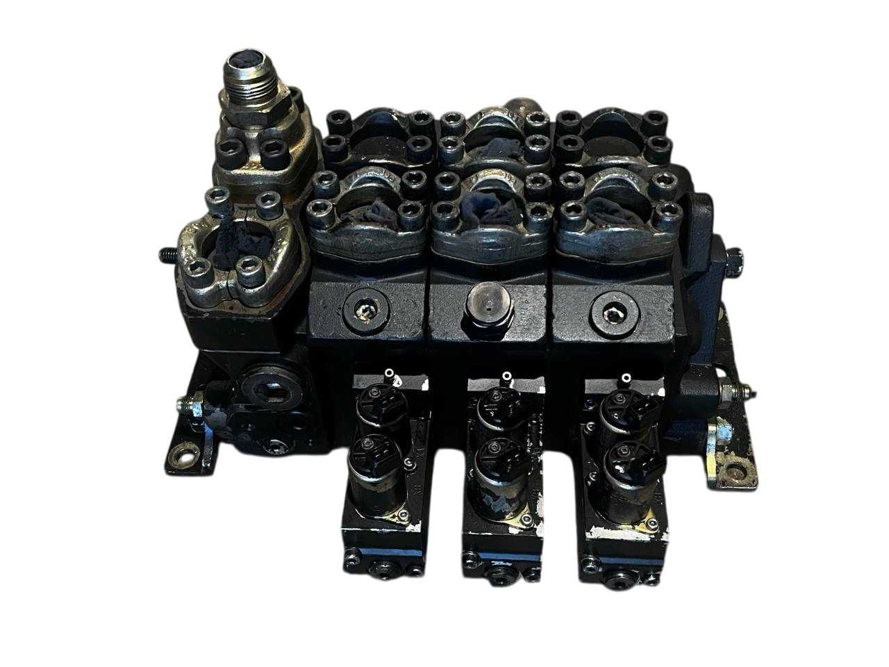 Parker Kalmar K220LS, K220LS-03-FI07 Rozdzielacz hydrauliczny