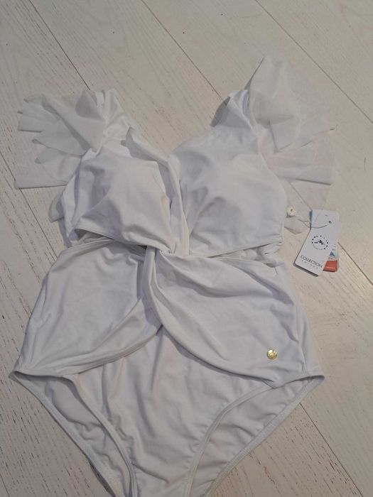 Ekskluzywny jednoczęściowy strój kąpielowy biały