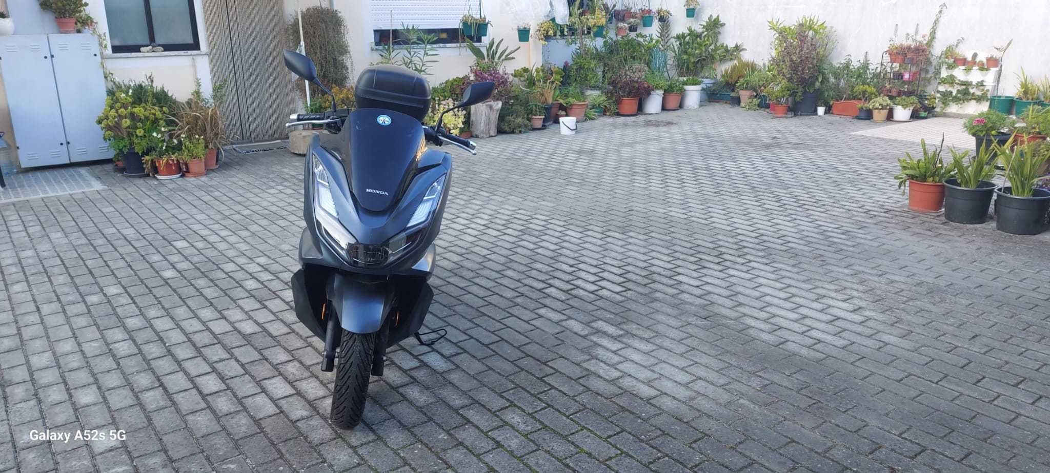 Motociclo Honda 125 CC modelo PCX125 EM BOM ESTADO
