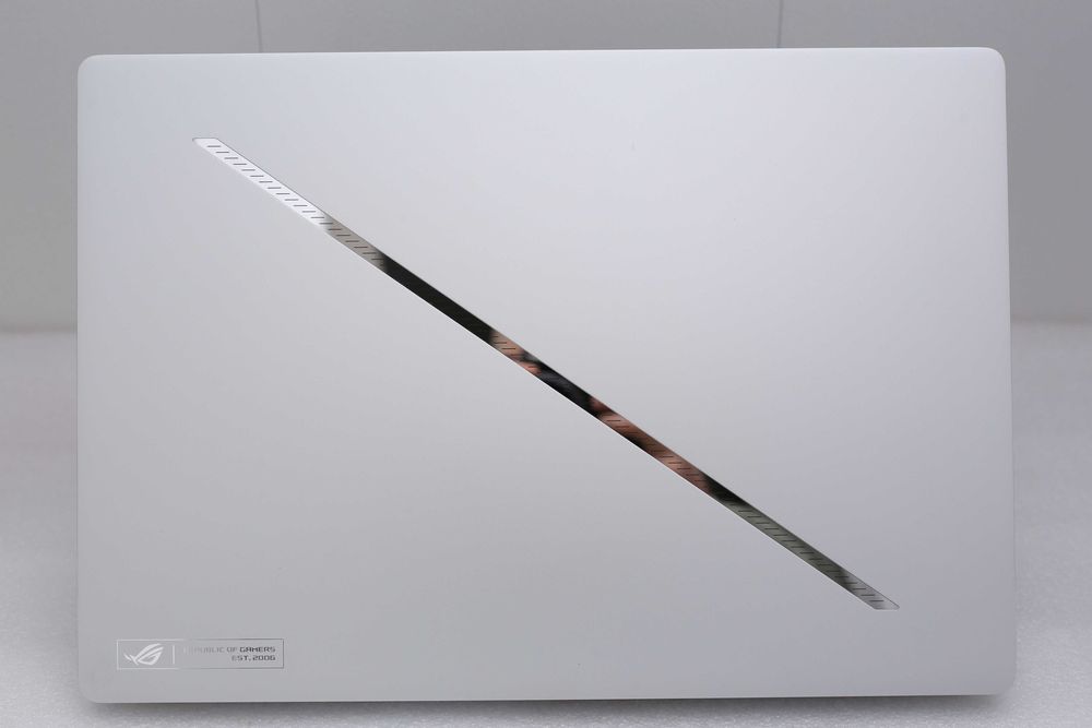 Ноутбук ASUS ROG Zephyrus G16 AMD Ryzen AI 9 HX 370 32Gb 2Tb RTX4070