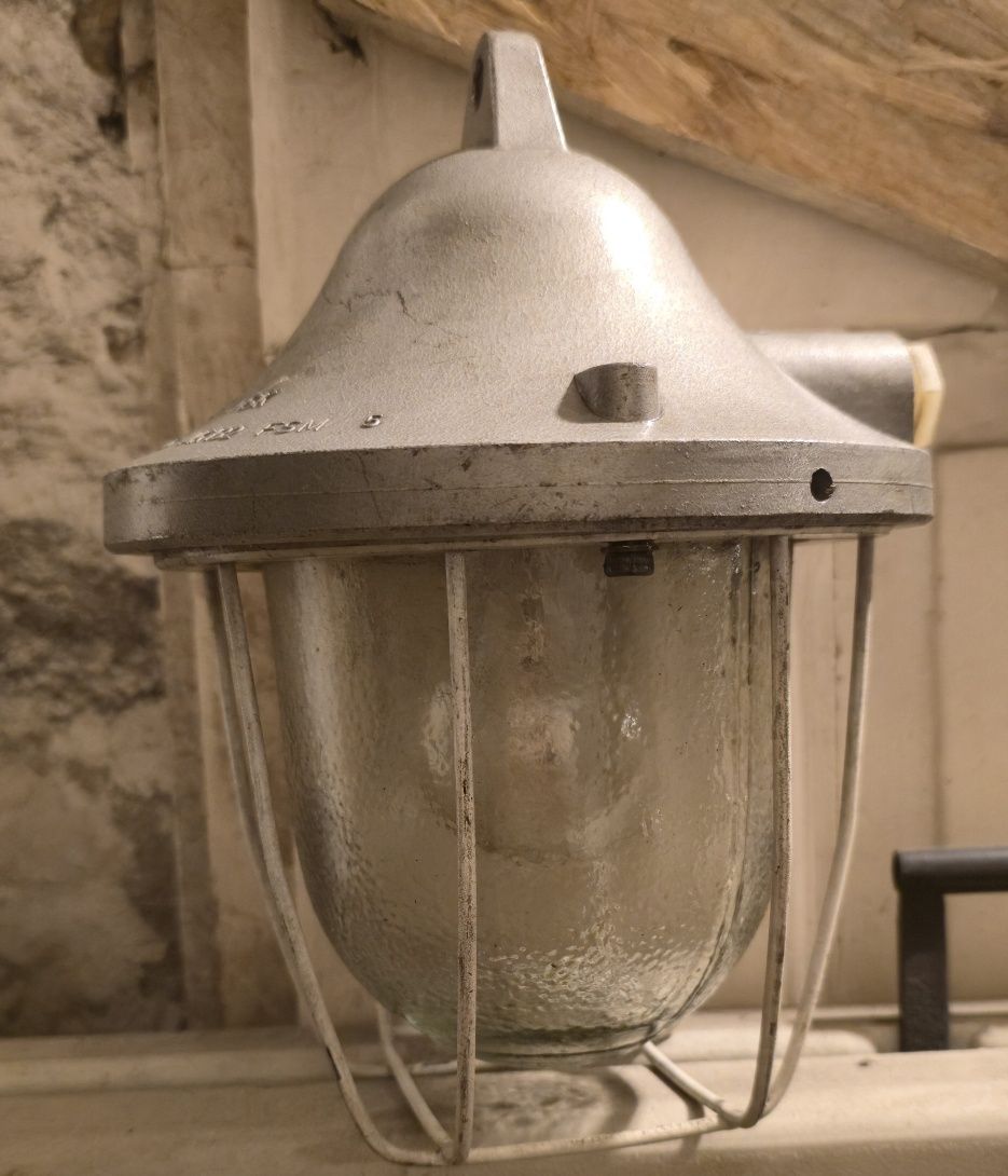 Lampa przemysłowa PRL