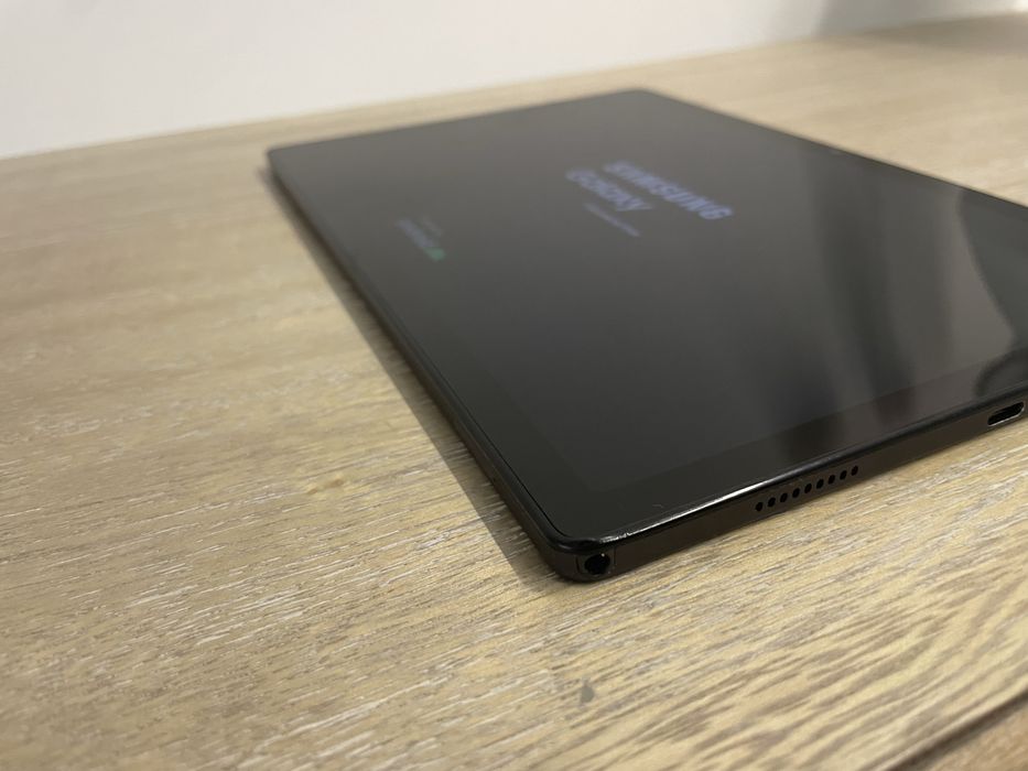 Samsung Galaxy tab A8 10.5 .