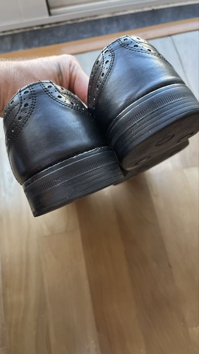 Sapatos clássicos Emidio Tucci pele preta tamanho 43