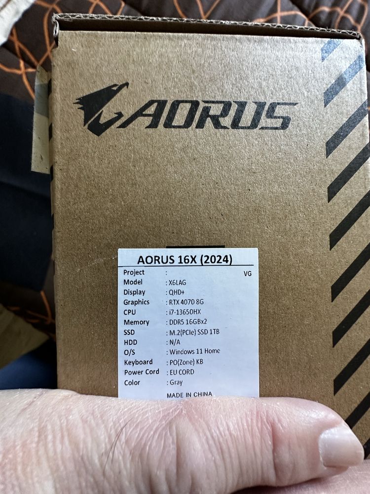 Portatil gigabyte AORUS i7-13650HX 32GB DDR5 1TB RTX 4070 QHD 165Hz
