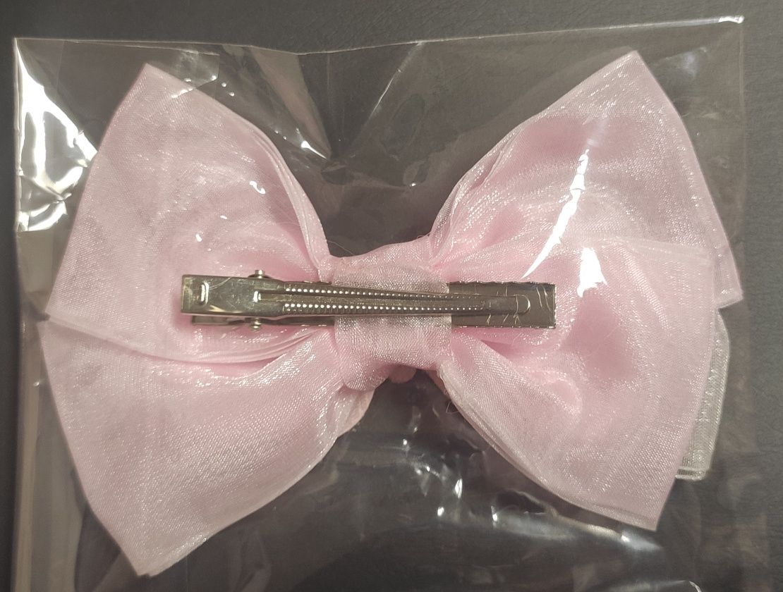 Gancho de cabelo com laço e borboleta