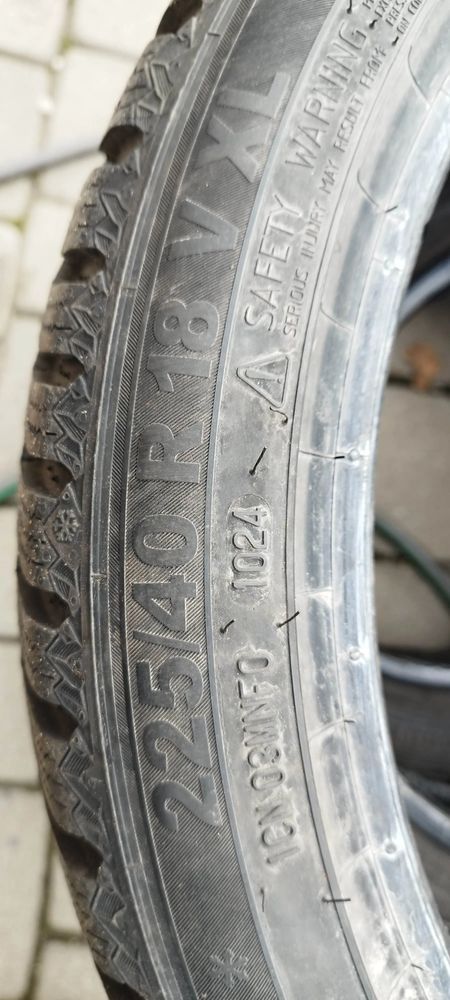 225/40/18 semperit speed grip 5