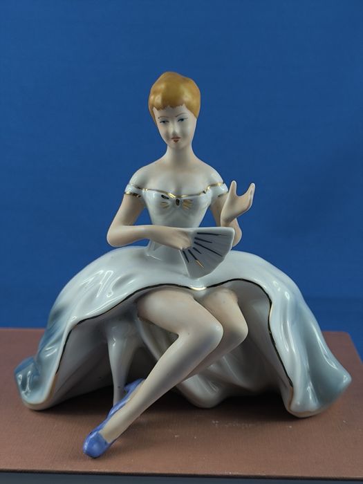 Dama baletnica Arpo Rumunia #porcelana #dekoracja #ozdoba