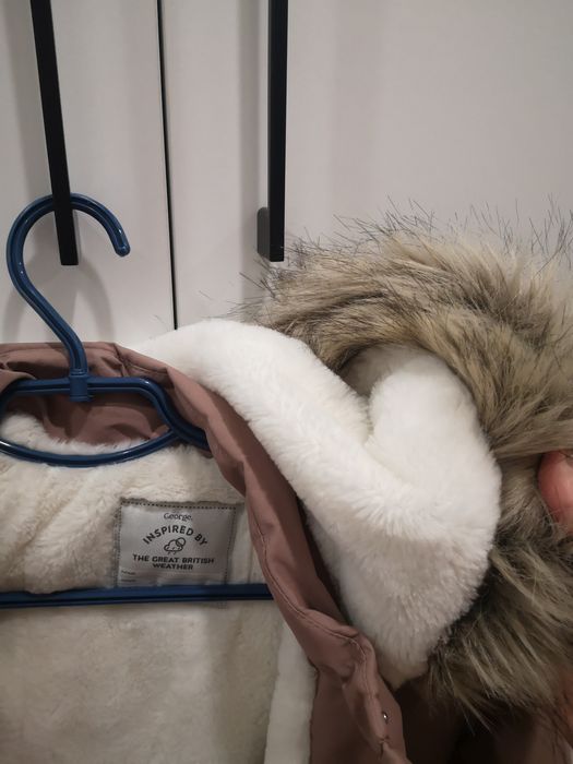 Куртка зимова на дівчинку