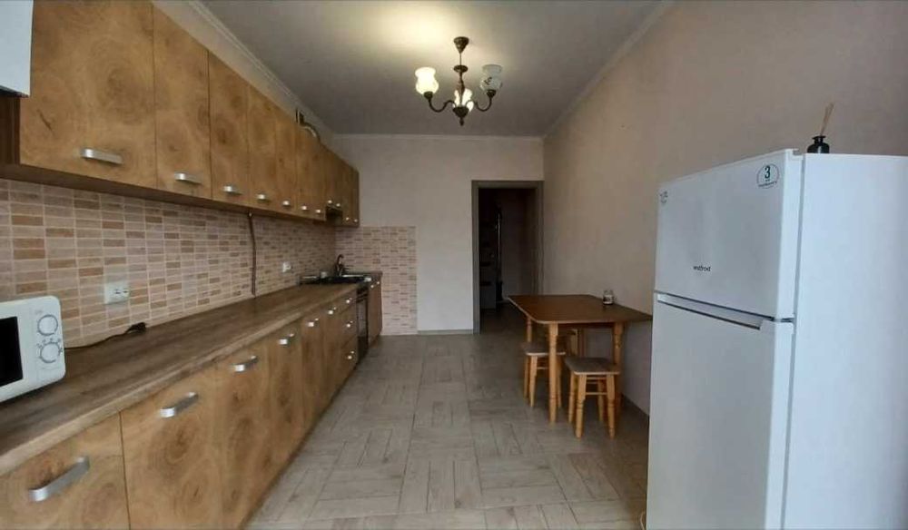 Оренда однокімнатної квартири з гардеробною вул.Дорошенка,22Б(парк)