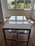 Vende-se Mesa com 4 cadeiras
