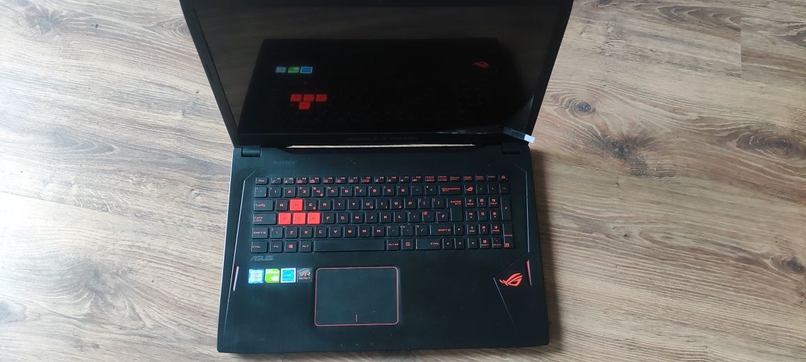 Asus rog  gl702vm 17,3 cala