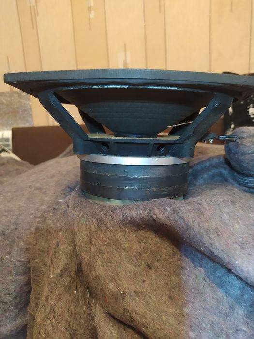 Переносна музична колонка