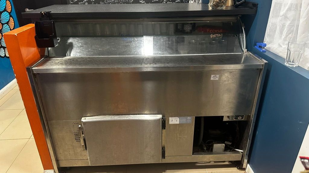 Vitrine Refrigerada Inox – Perfeita para Bar,Restaurante ou lanchonete