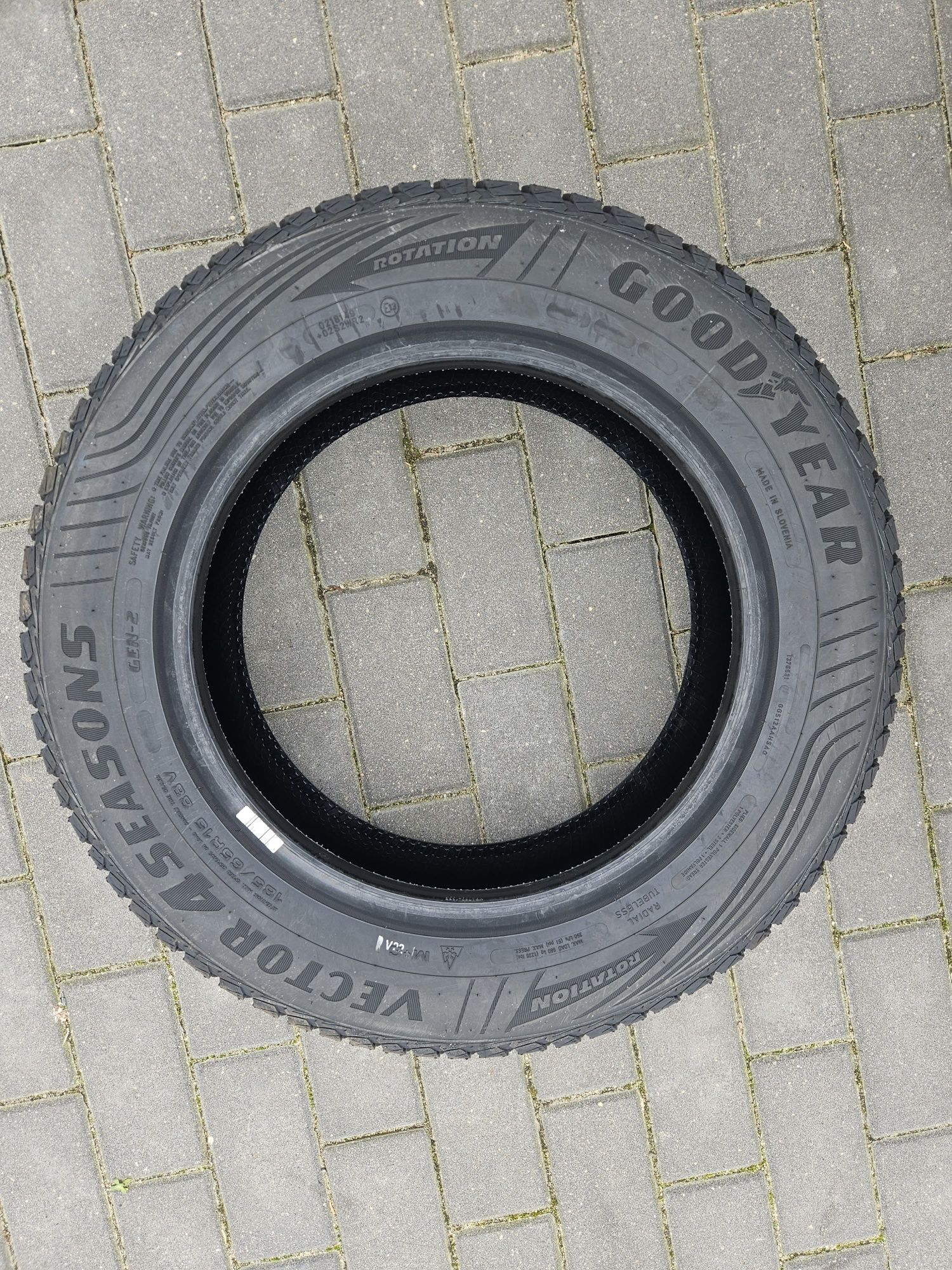 Opony Goodyear Vector 4seasons Gen-2 185/65 R15 88V nowe