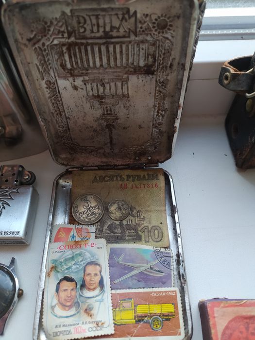 фонарик,часы зажигалки вещи из прошлого