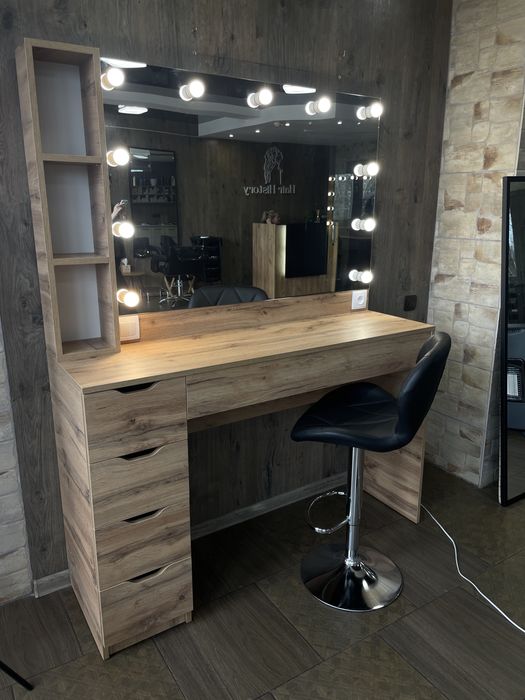 Стол дзеркало для макіяжу візажиста 1.4 метри з полками