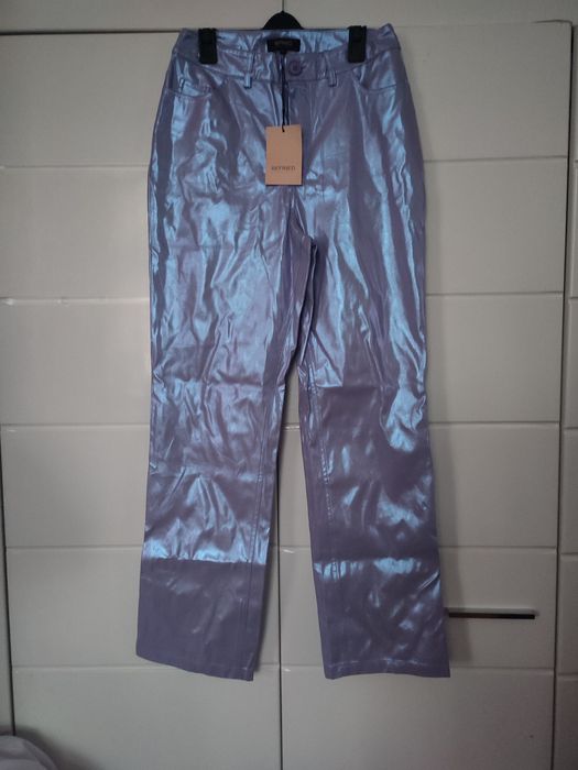 Nowe Fioletowe brokatowe efektowne spodnie rozmiar M Refined